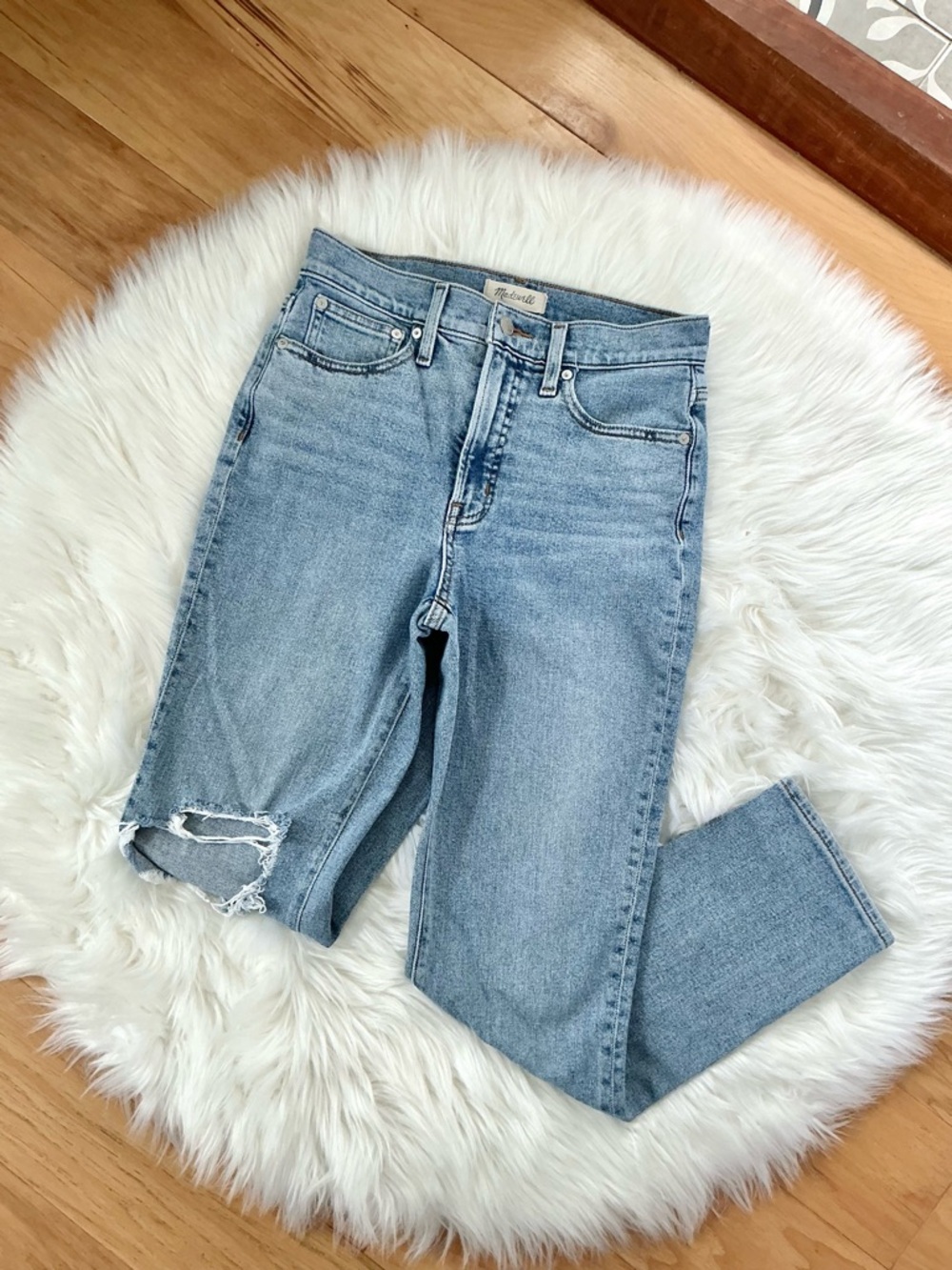 Madewell The Perfect Vintage Straight Leg Jeans with Distressed Knee Size 26